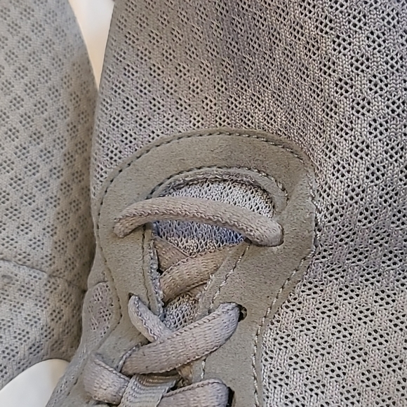 Nike Womens Tanjun Shoe Size 5.5 M - Picture 4 of 6